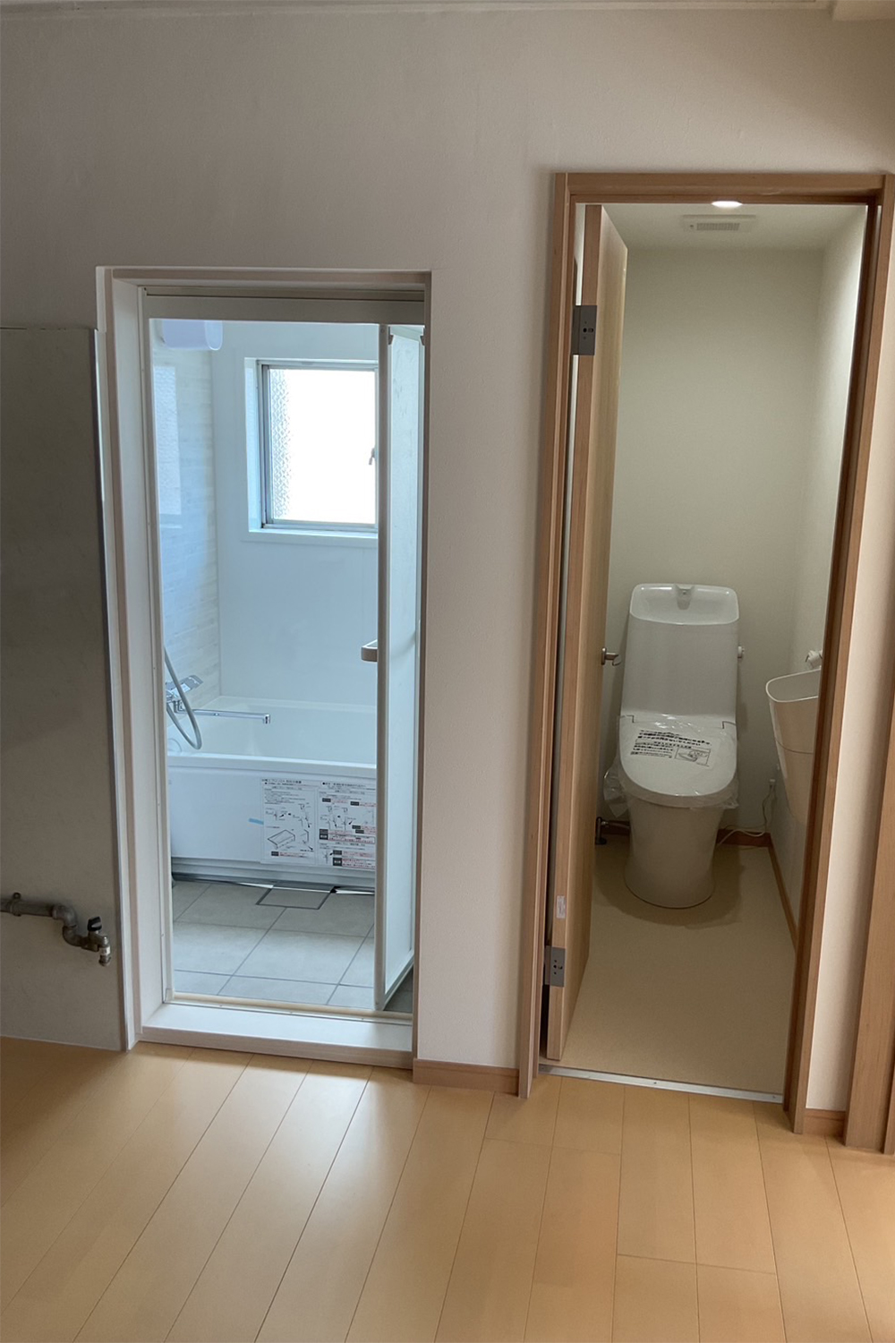 アパート改装<br>和室から洋室へのフルリノベーション<br>トイレとお風呂を別々に施工し、快適な住空間を実現しました